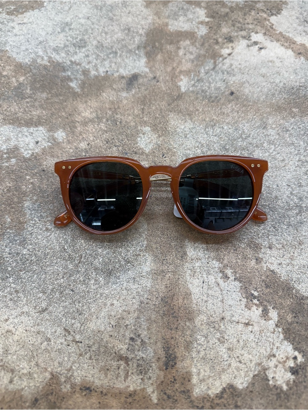 I-Sea Classic Round Brown Sunglasses with Dark Lenses
